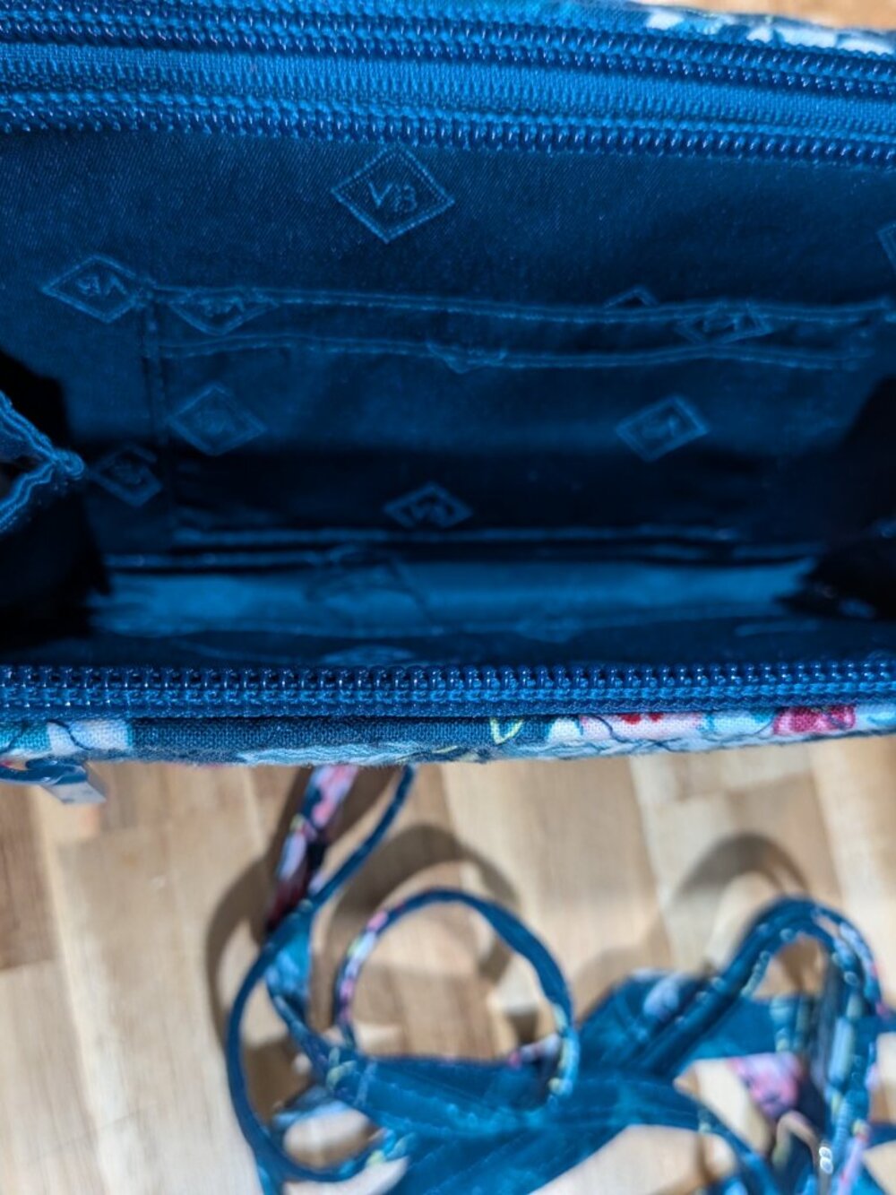 Vera Bradley RFID All-In-One Crossbody Wristlet in Navy Garden - Recycled Cotton - Picture 9 of 11